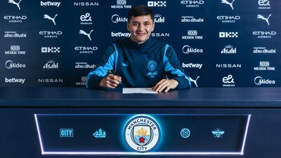 Premier Lig'in ilk Özbek futbolcusu imzayı attı