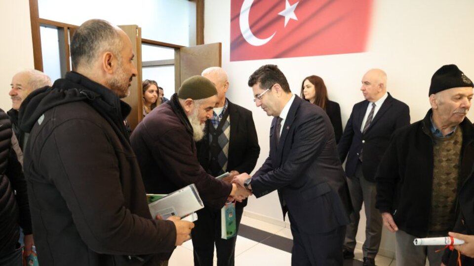 Çekmeköy'de 30 yıllık tapu hasreti bitti