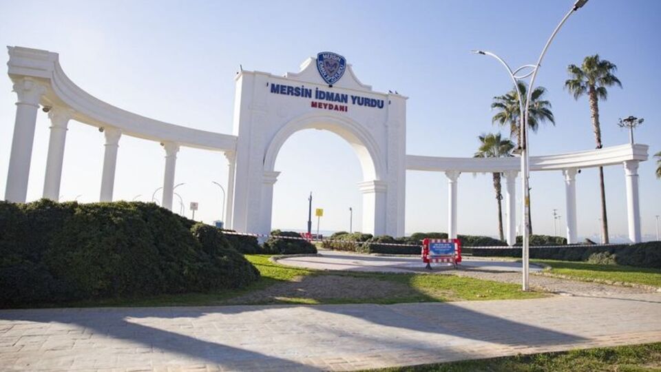 Mersin'deki taraftar meydanları yenileniyor