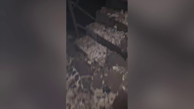 Yanan otelin merdivenleri görüntülendi