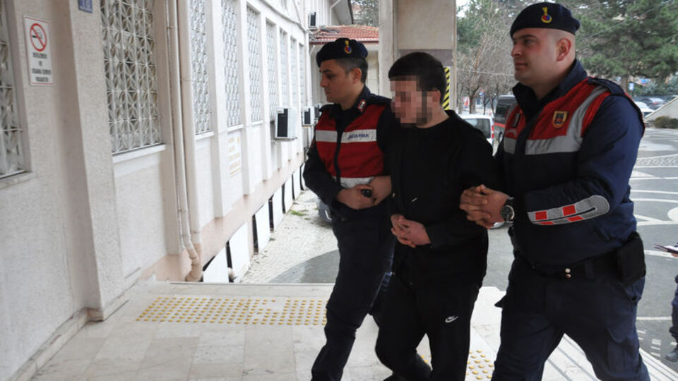 16 yaşındaki çocuk baba katili oldu!