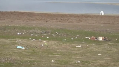 Burdur Gölü çevresi çöplüğe döndü