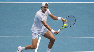 Avustralya'da Sinner yarı finale yükseldi