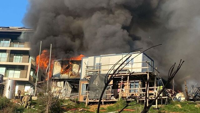 Üsküdar'da korkutan yangın!