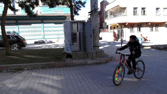 Şanlıurfa'da kapağı açık trafo tepkisi