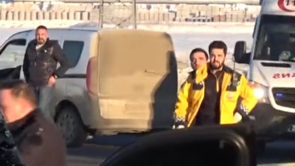 Kardeşini öldürdü!