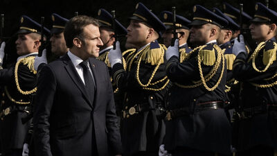 Macron'dan askerlik çağrısı