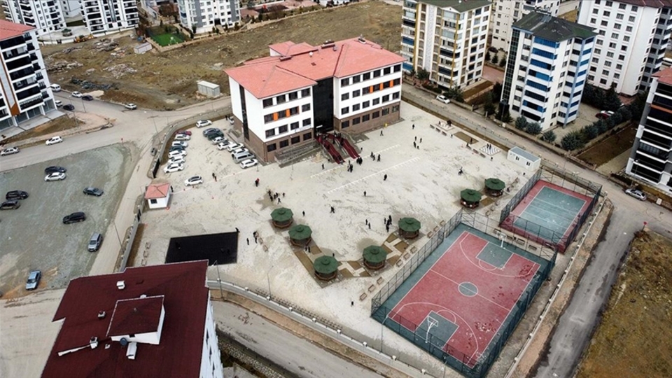 Elazığ'da 2020'deki depremin ardından yıkılan okulların yerine 61 okul eğitime kazandırıldı