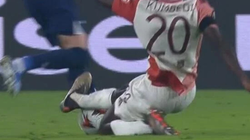 Önce kırmızı kart, sonra iptal!