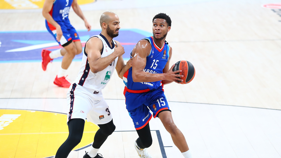 Anadolu Efes, 5 maç sonra farklı kazandı!