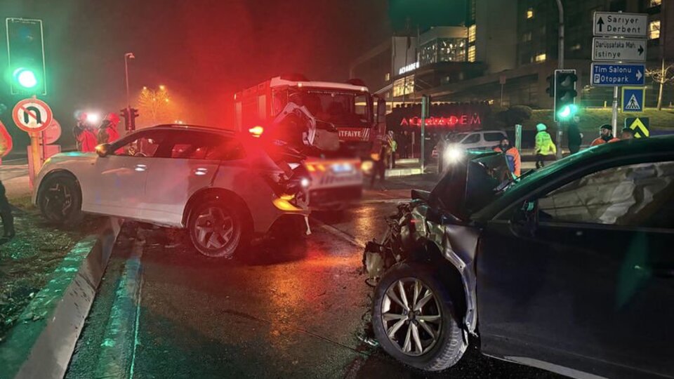 Sarıyer'de 7 araçlık zincirleme kaza: 3 yaralı