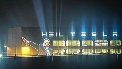 Musk'ın 'Nazi' selamı Tesla fabrikasında