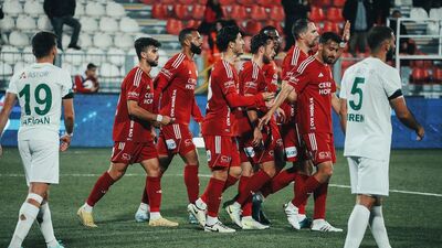 Ümraniyespor tek attı 3 aldı!