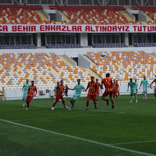 Erokspor 1 attı 3 aldı!