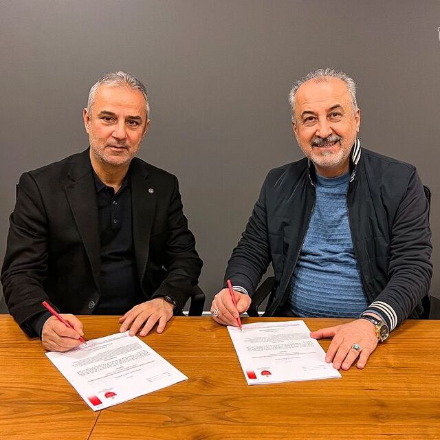 İsmail Kartal imzayı attı!