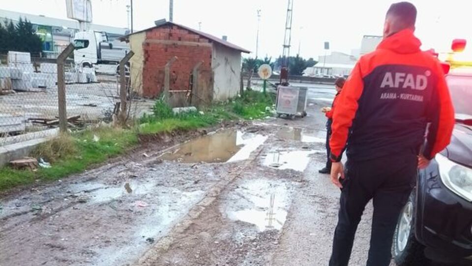 Rögardan mavi renkli su taştı