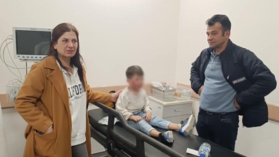 Sahipsiz köpekler çocuğu yaraladı