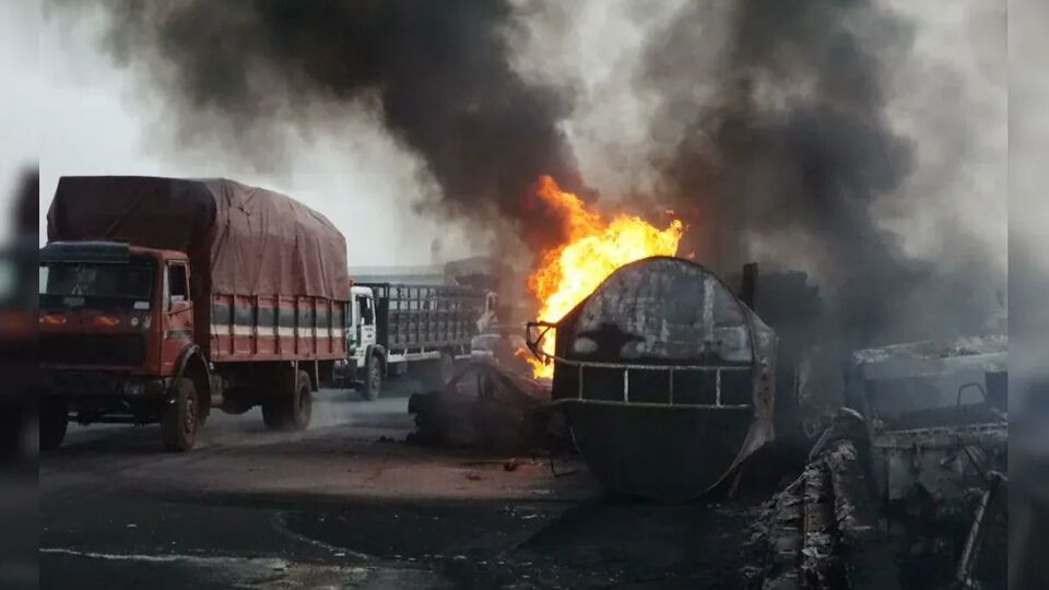 Nijerya'da tanker patladı: 15 ölü