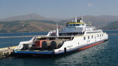 Türkiye'nin en büyük feribotları Van Gölü'nde hizmet veriyor