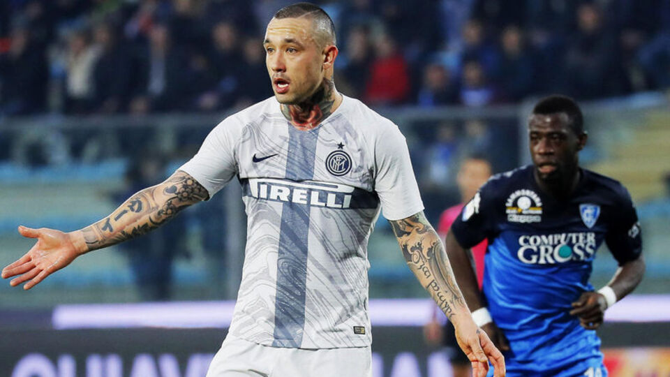 Yıldız futbolcu için gözaltı kararı!