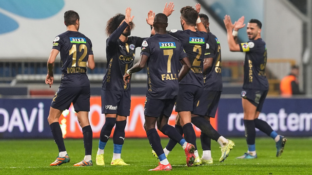 Gol düellosunda kazanan Kasımpaşa!