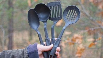 Siyah plastik mutfak gereçlerinden kurtulun!