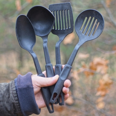 Siyah plastik mutfak gereçlerinden kurtulun!