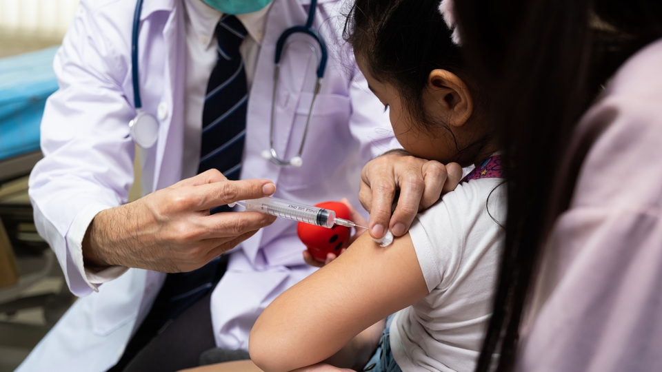 Aşısız çocuklar için kritik kızamık uyarısı!