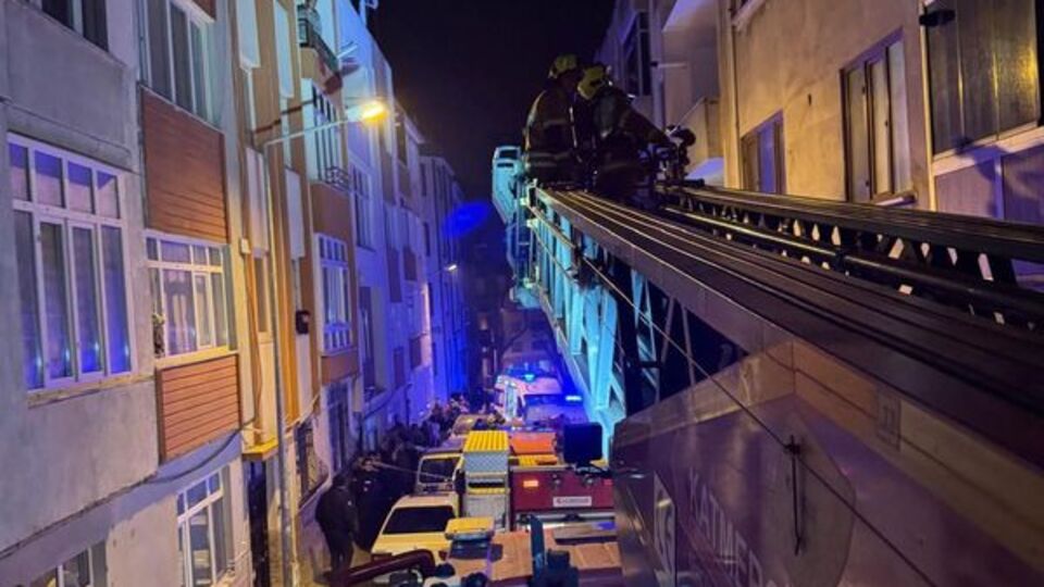 İtfaiye eri 3.kattan düştü!