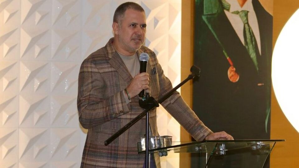 Karşıyaka Başkanı İlker Ergüllü istifa etti