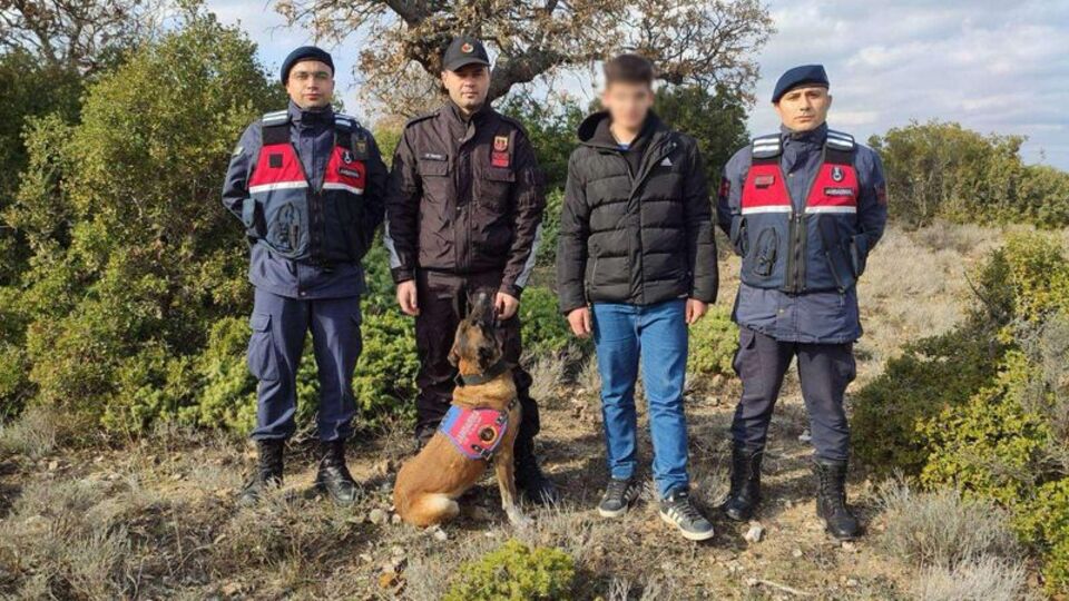 Kayıp çocuk ormanda uyurken bulundu