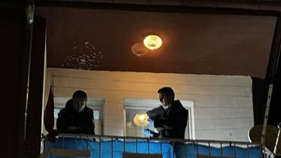 Husumetlisini balkonda vurdu!