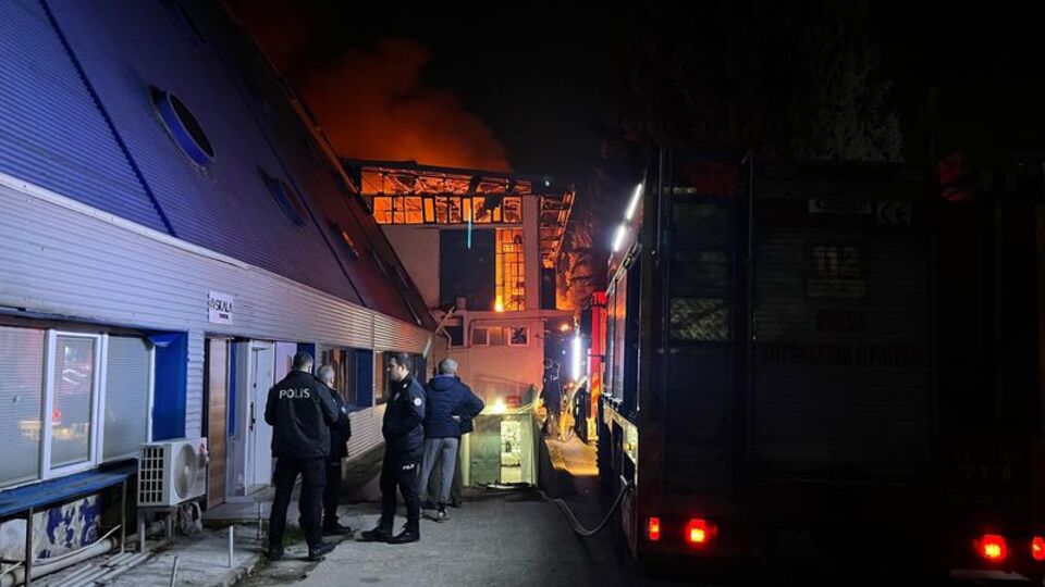 Tekstil fabrikasında patlama ve yangın