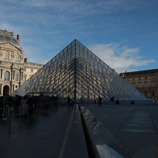 Paris'in ünlü Louvre Müzesi yenilenme sürecine girecek