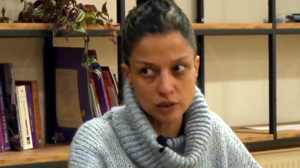 "Otel müdürü 'kimseyi uyandırmayın' diyor!"