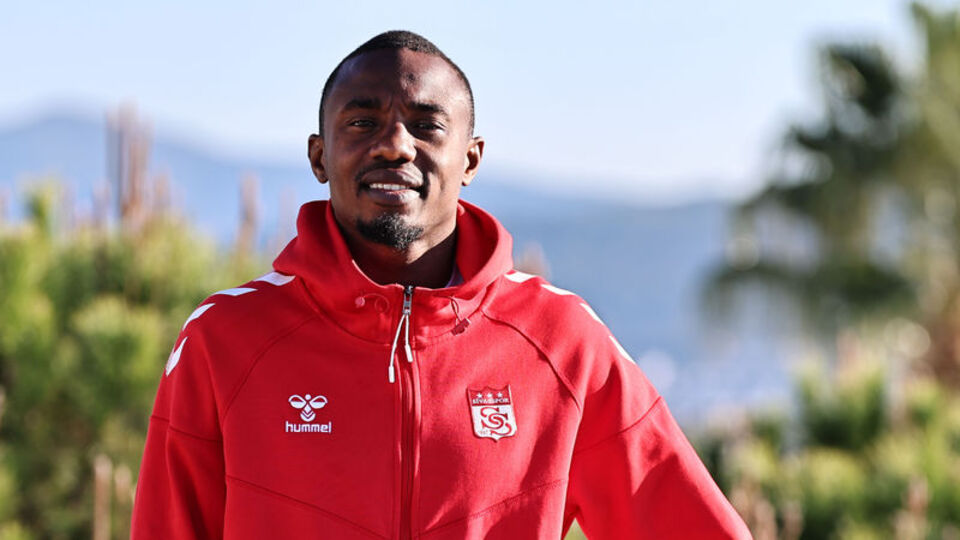 "İnşallah futbolu Sivasspor'da bırakırım"