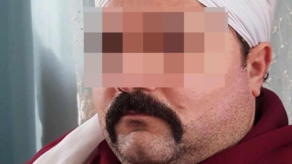 Muska yazan imama uzaklaştırma