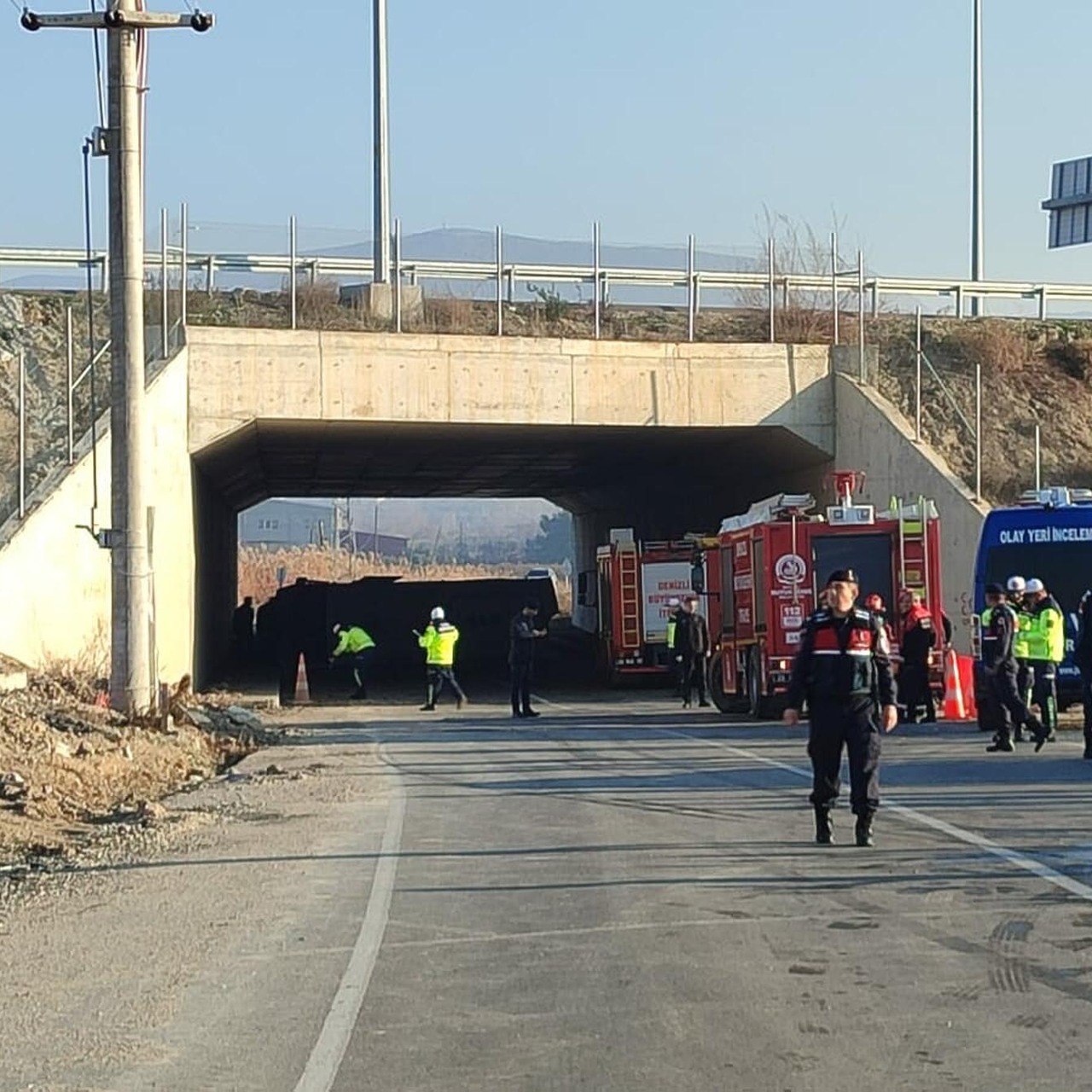 İşçi servisi devrildi! 4 can kaybı var!