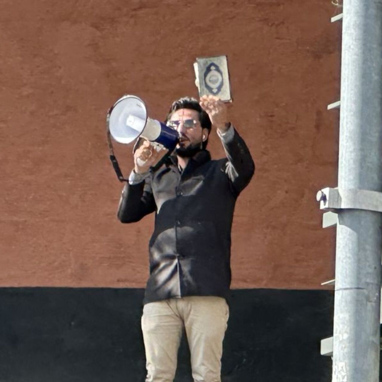 İsveç'te Kur'an-ı Kerim yakarak büyük protestolara yol açan kişi öldürüldü