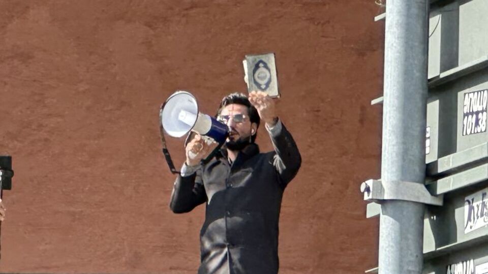 İsveç'te Kur'an-ı Kerim yakarak büyük protestolara yol açan kişi öldürüldü