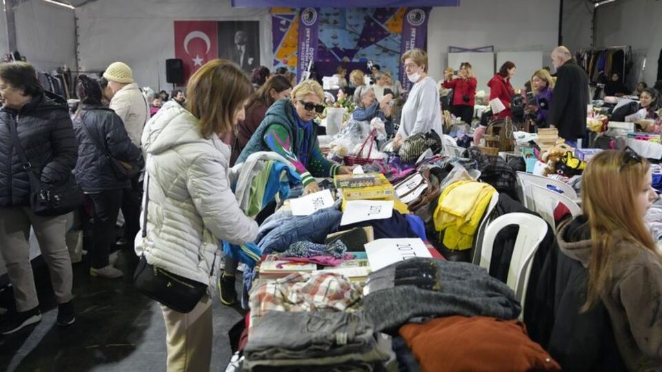 Kartallı kadınlardan çevre dostu alışveriş etkinliği