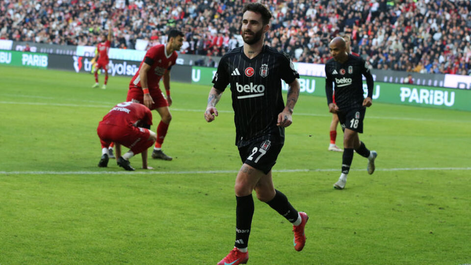 Rafa Silva'ya Premier Lig'den kanca!