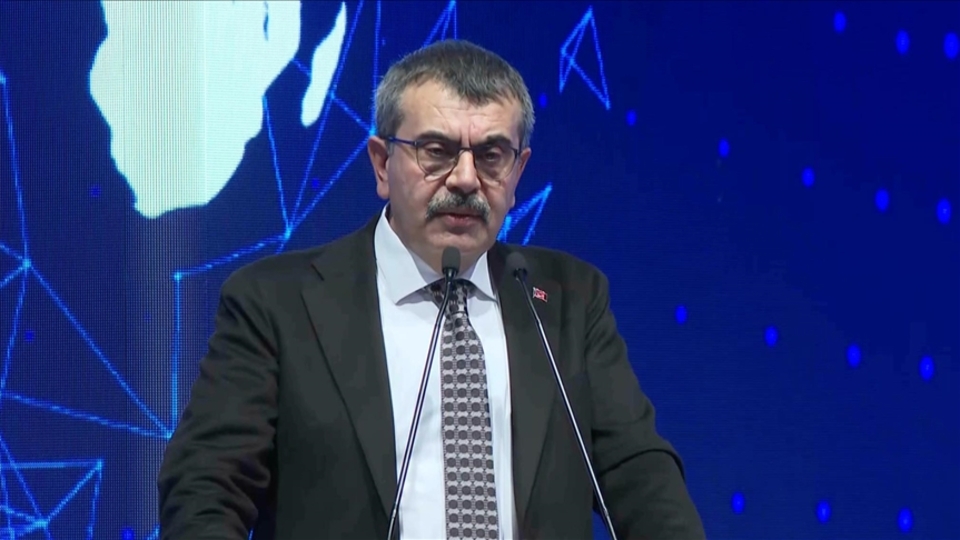 Bakan Tekin'den özel okullara fahiş fiyat uyarısı