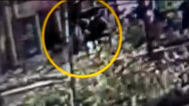 Muhtar esnafı vurdu!