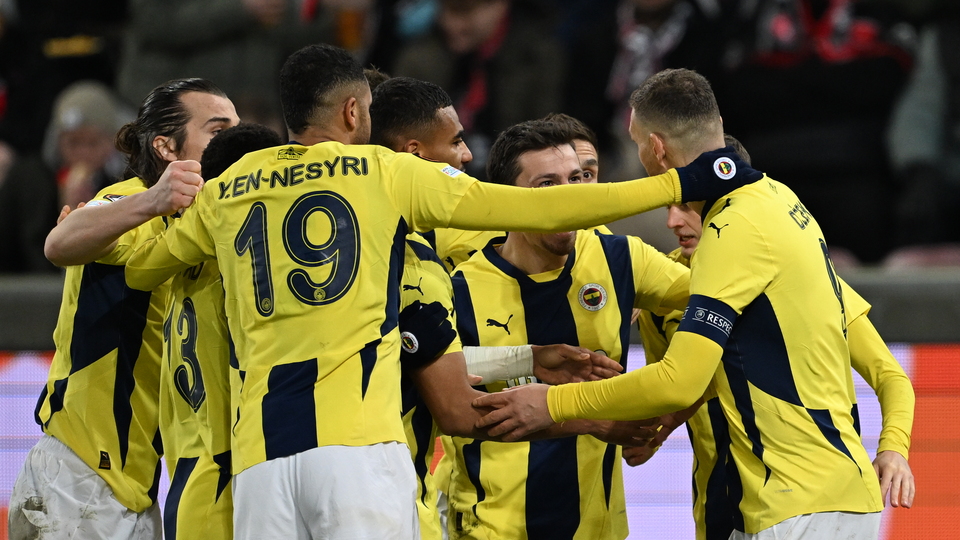 Fenerbahçe play-off biletini beraberlikle aldı