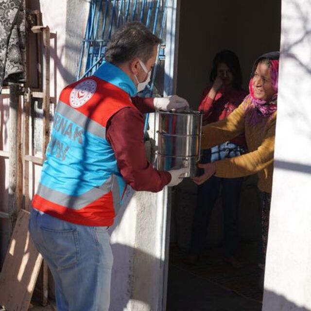 Şırnak'ta her gün 200 aileye ücretsiz yemek