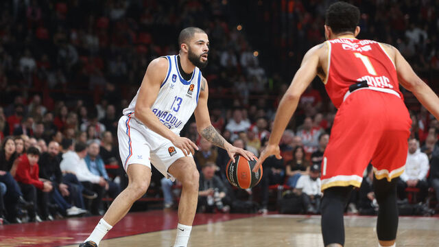 Anadolu Efes, Yunanistan'da kaybetti!