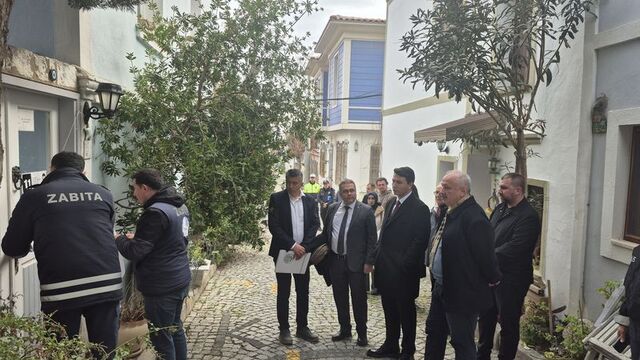 Bozcaada'da 36 işletme mühürlendi