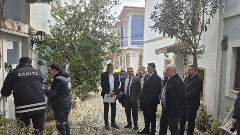 Bozcaada'da 36 işletme mühürlendi