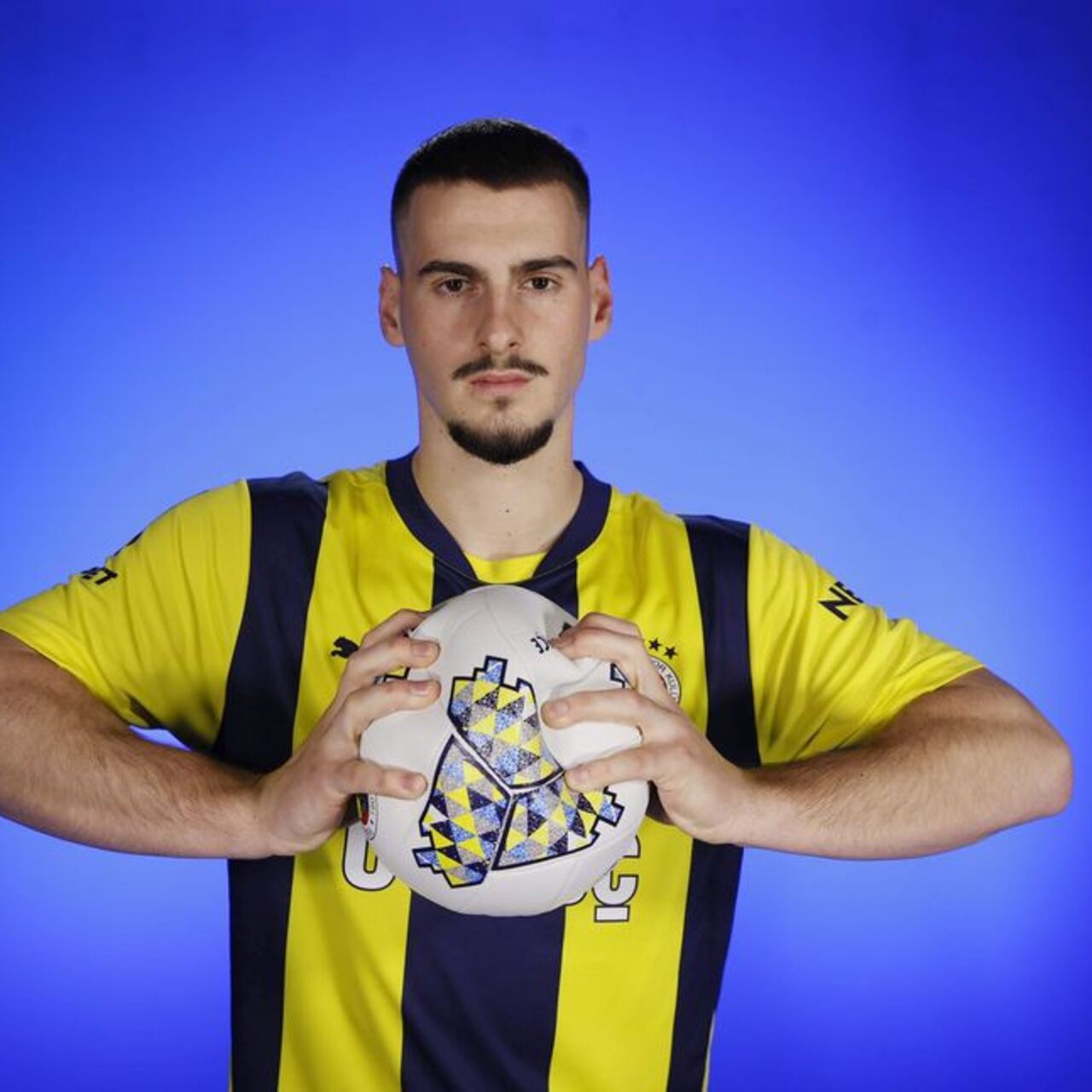 Fenerbahçe'nin 6. Sırp'ı Mimovic oldu!